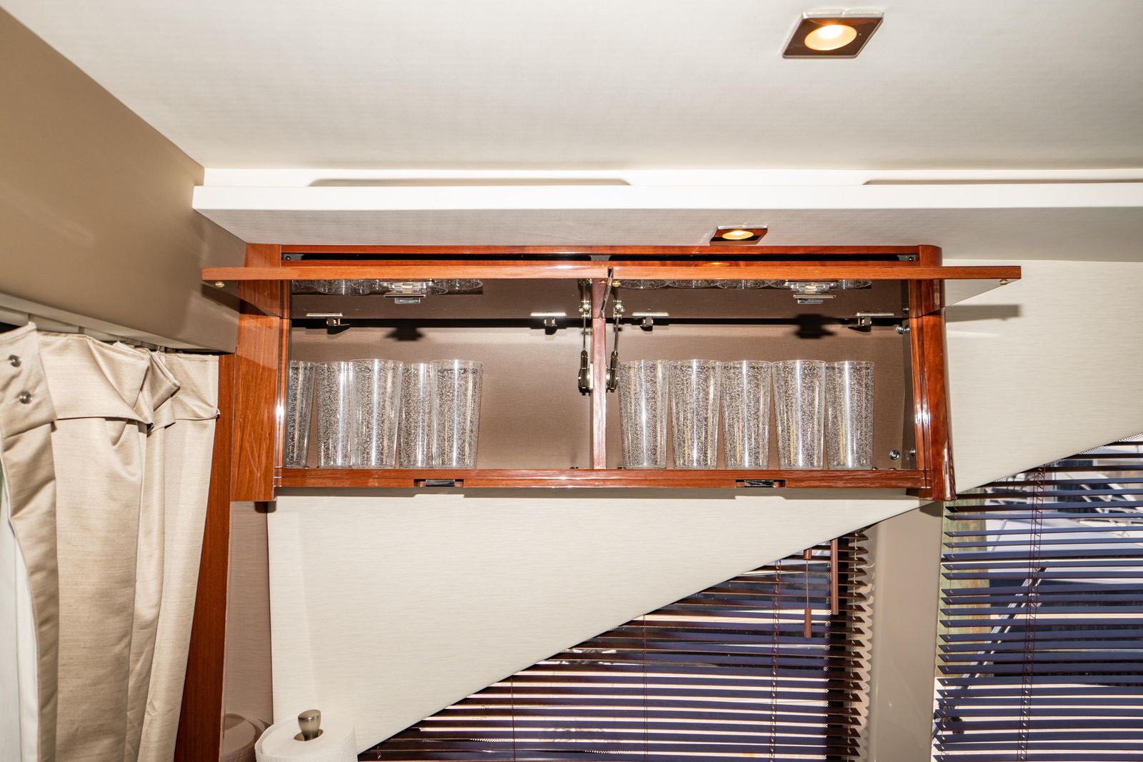 2017 Sea Ray Sundancer 460 — Twin Cummins Diesels & Joystick Docking, Miami
