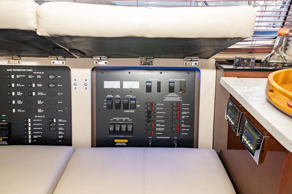 2017 Sea Ray Sundancer 460 — Twin Cummins Diesels & Joystick Docking, Miami