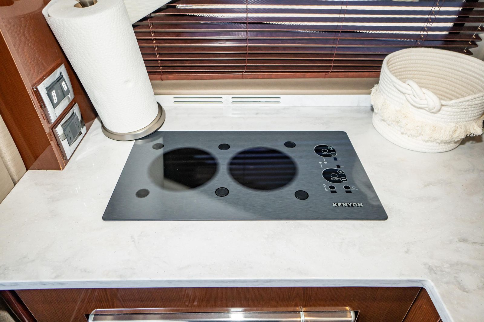 2017 Sea Ray Sundancer 460 — Twin Cummins Diesels & Joystick Docking, Miami