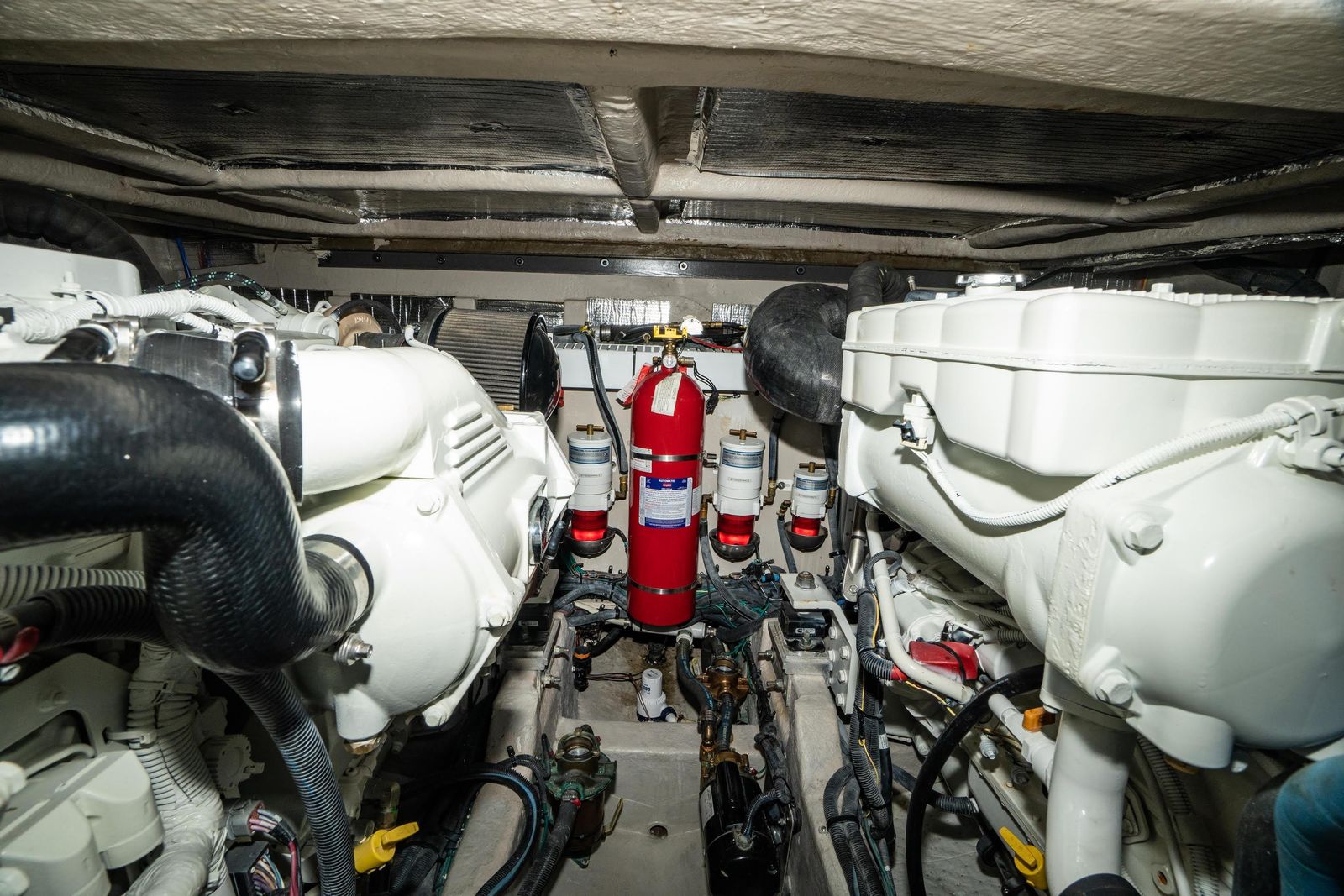 2017 Sea Ray Sundancer 460 — Twin Cummins Diesels & Joystick Docking, Miami