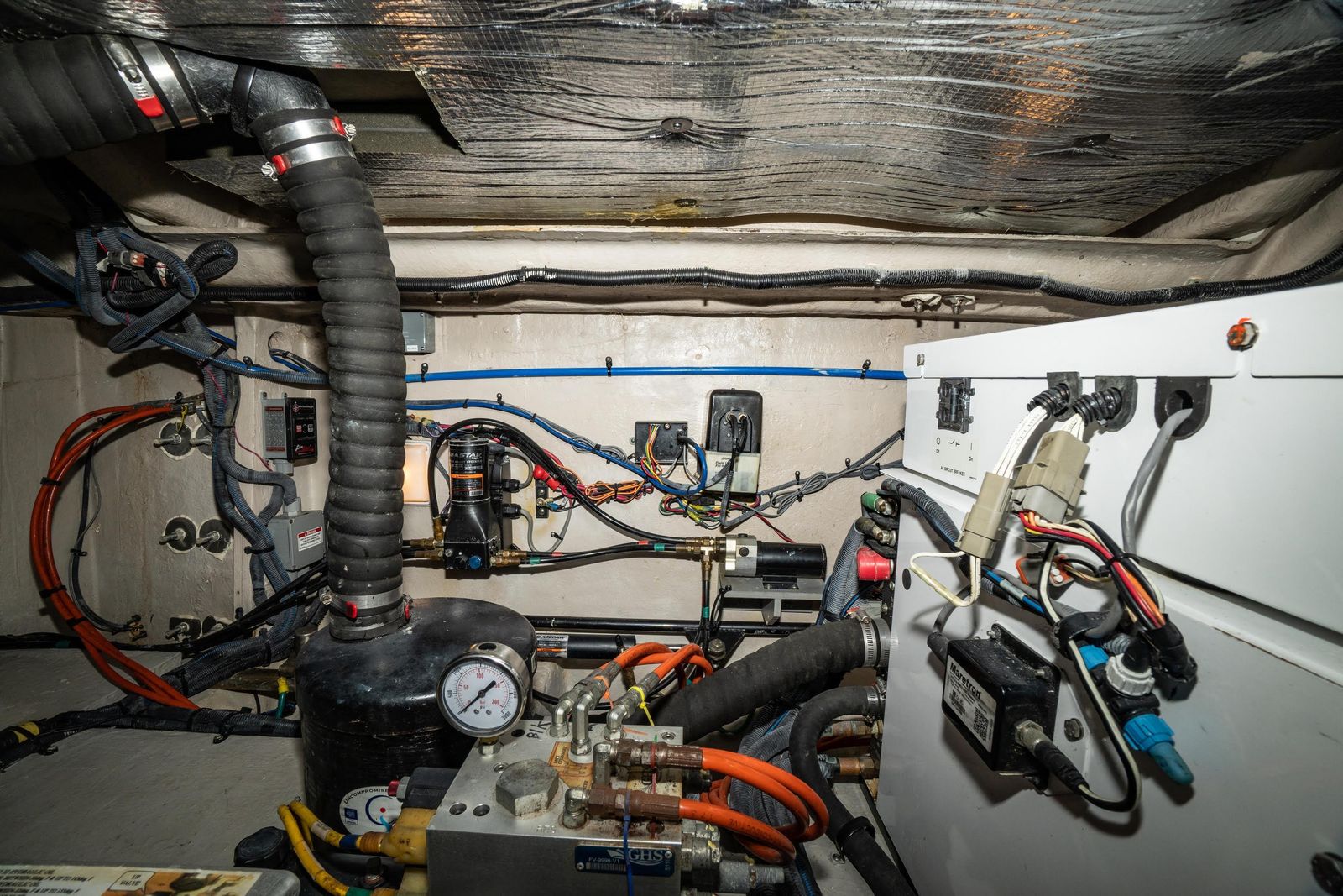 2017 Sea Ray Sundancer 460 — Twin Cummins Diesels & Joystick Docking, Miami