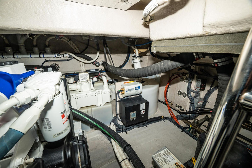 2017 Sea Ray Sundancer 460 — Twin Cummins Diesels & Joystick Docking, Miami