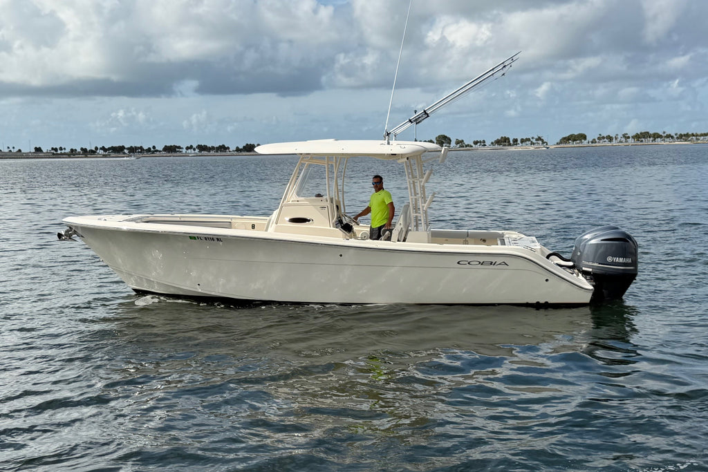 2018 Cobia 301 Center Console — Twin Yamaha F300s, Downtown Miami