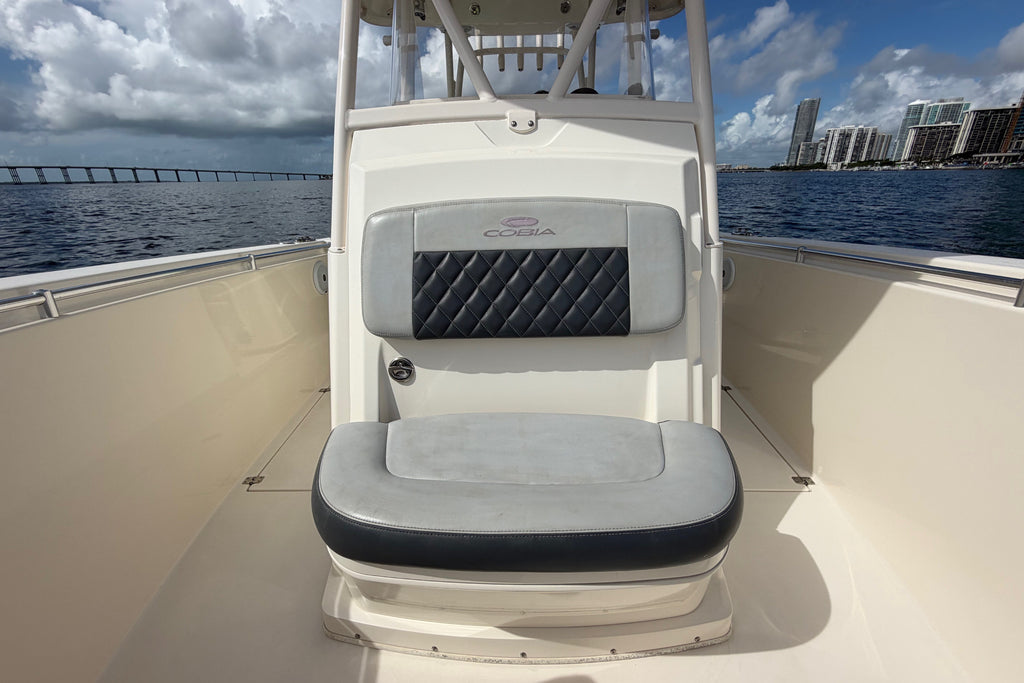 2018 Cobia 301 Center Console — Twin Yamaha F300s, Downtown Miami