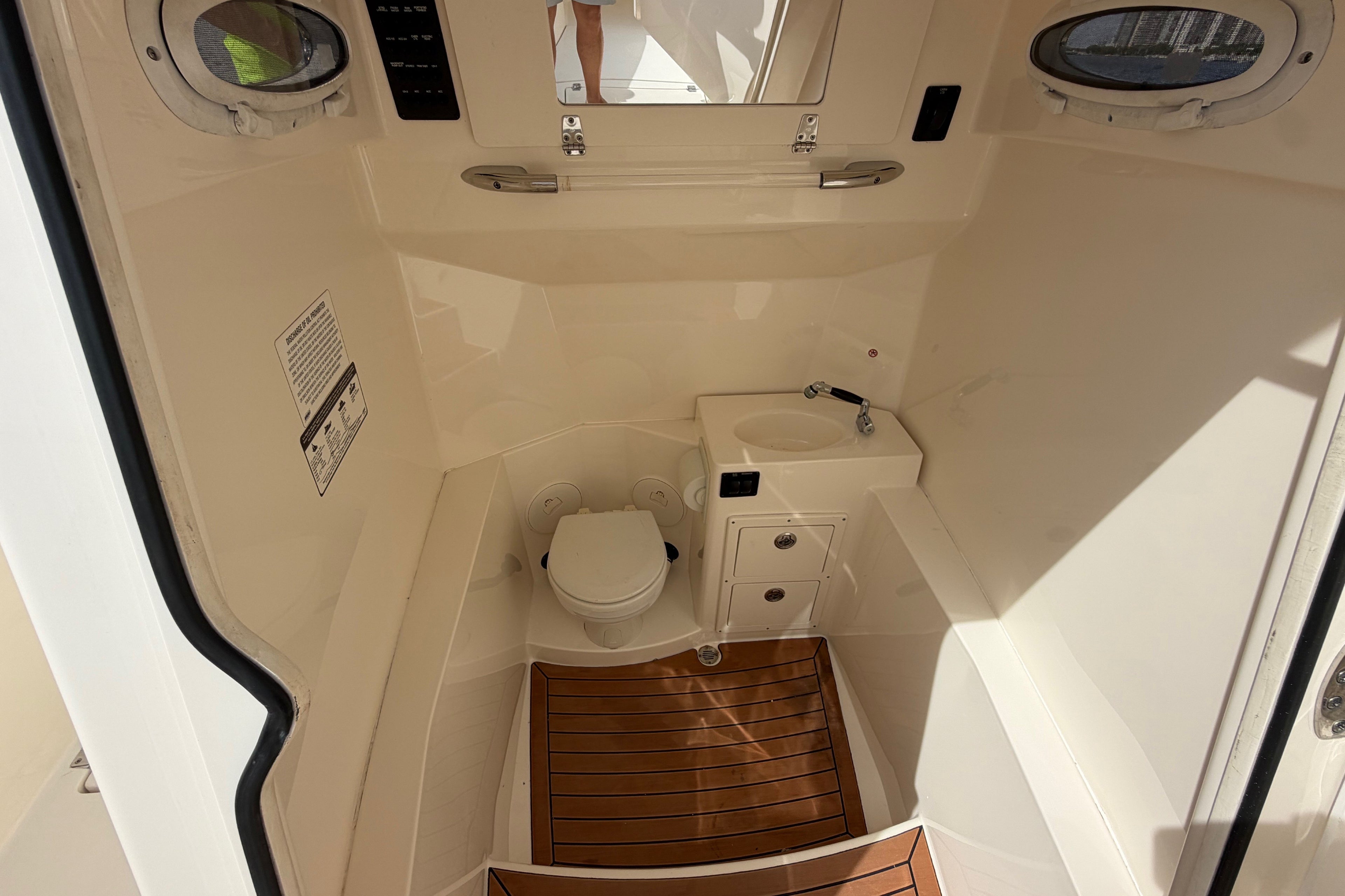 2018 Cobia 301 Center Console — Twin Yamaha F300s, Downtown Miami