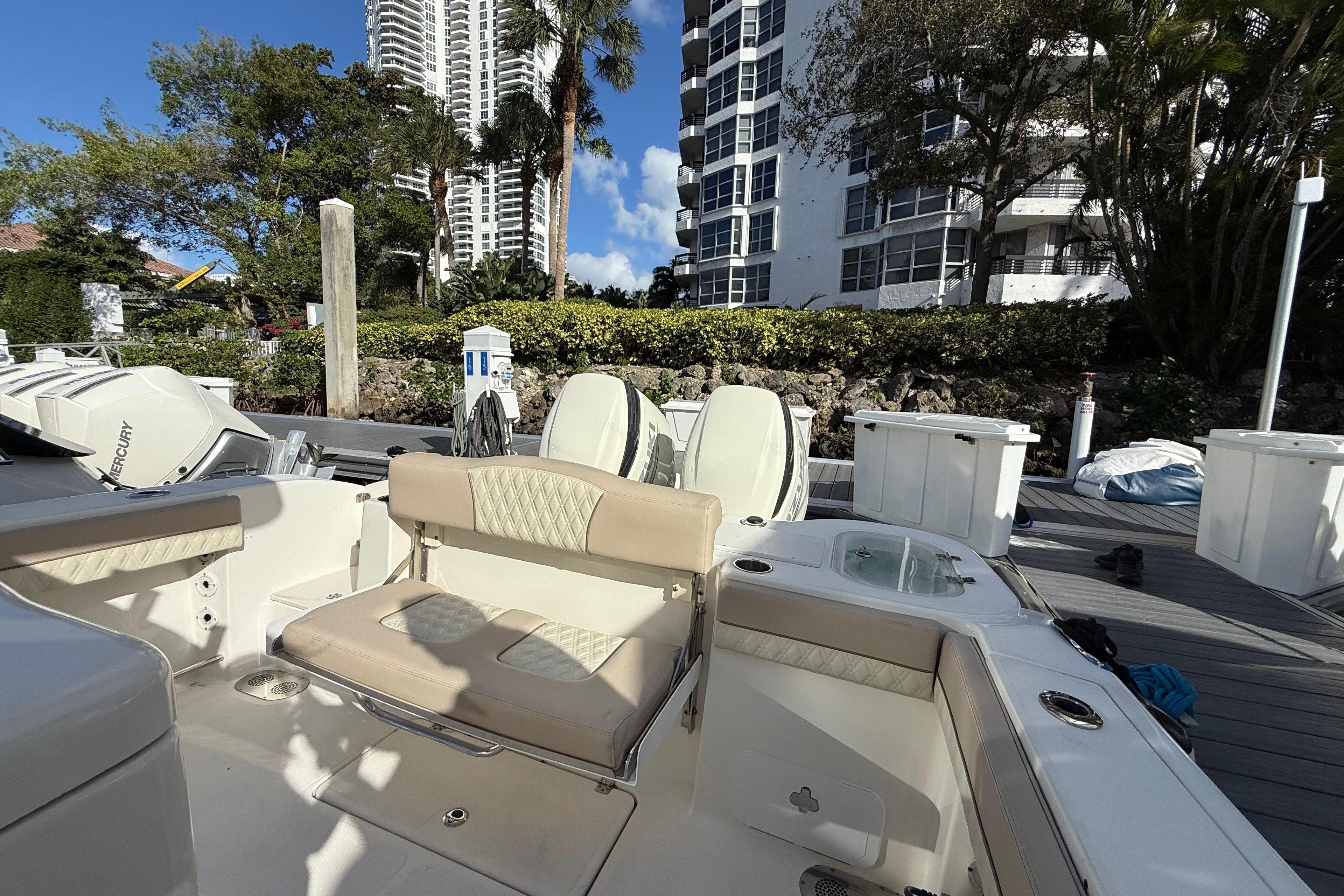 2018 NauticStar 28 XS Offshore — Twin Suzuki 300s, Miami