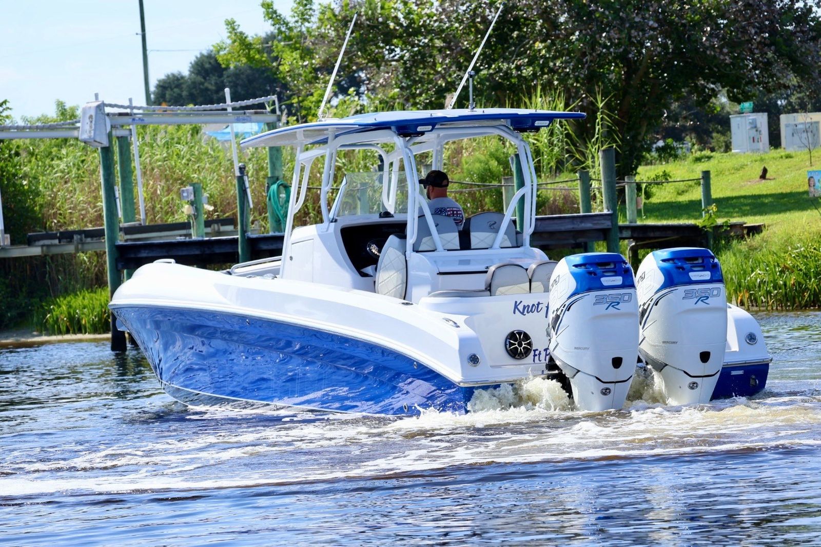 2018 Renegade 33 Open