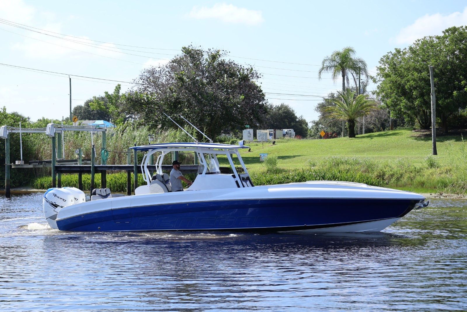 2018 Renegade 33 Open