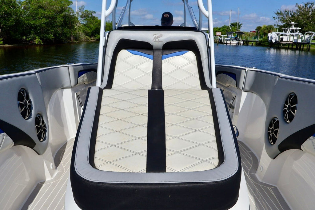 2018 Renegade 33 Open