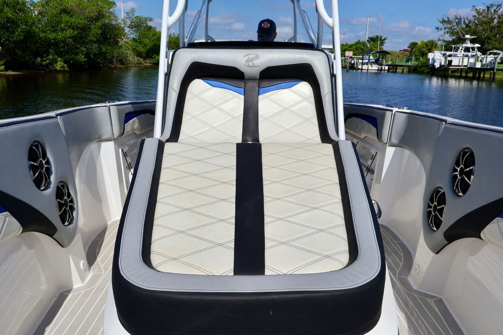 2018 Renegade 33 Open