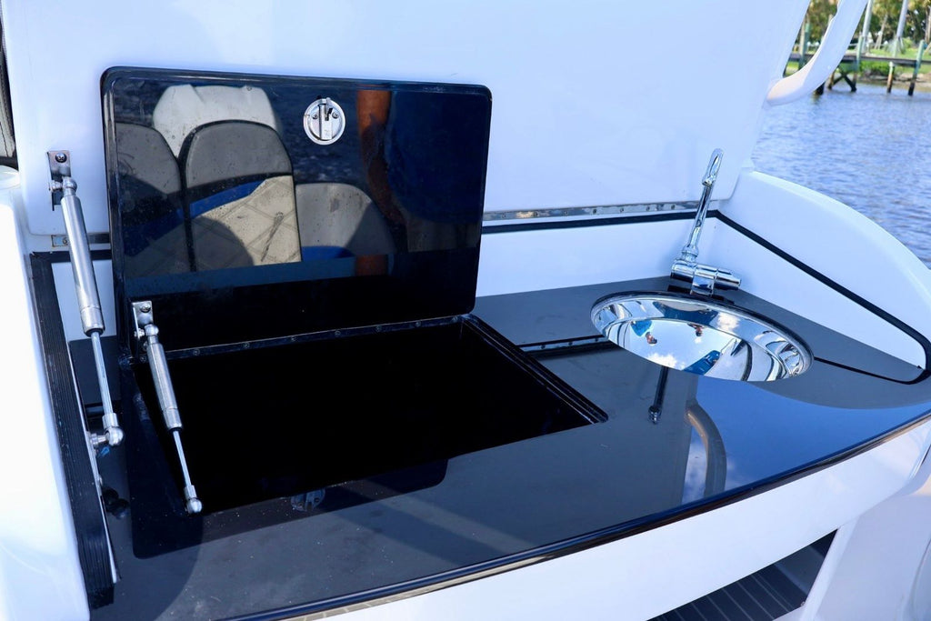 2018 Renegade 33 Open