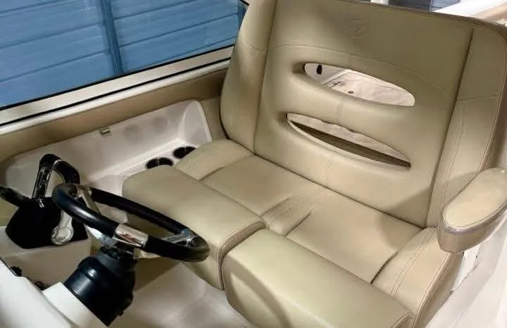 2018 Sailfish 325 DC