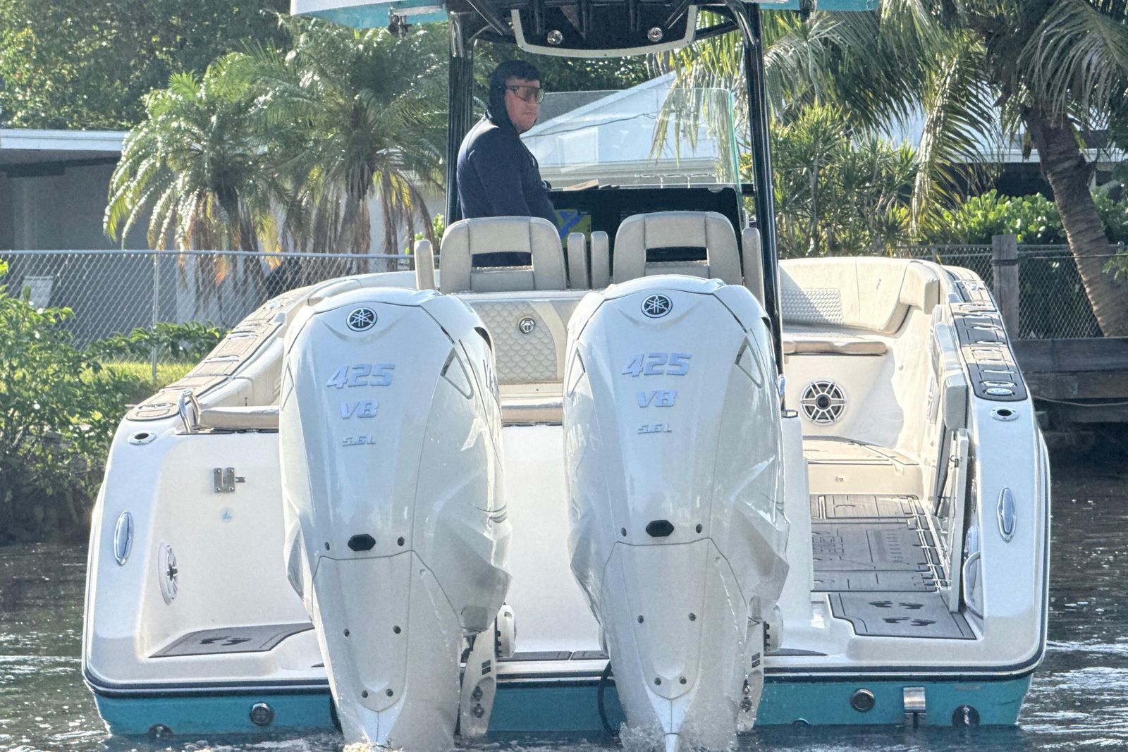 2019 Century 3200 Center Console