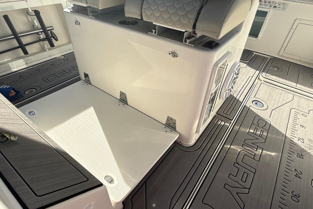 2019 Century 3200 Center Console