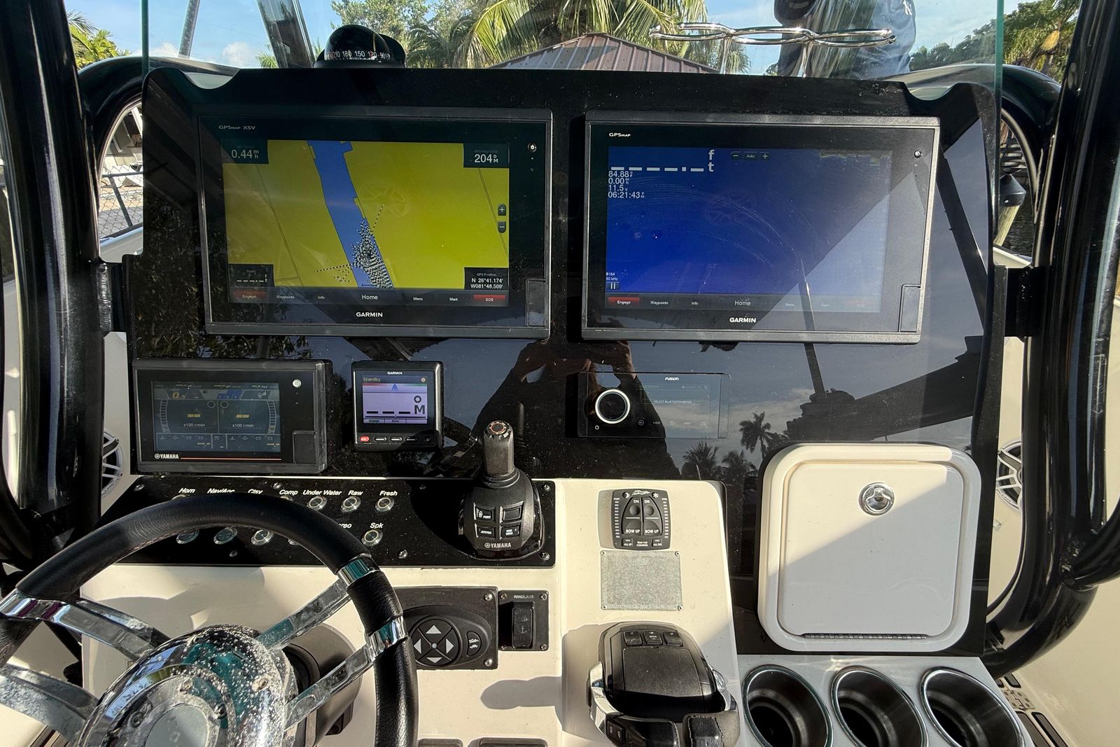 2019 Century 3200 Center Console