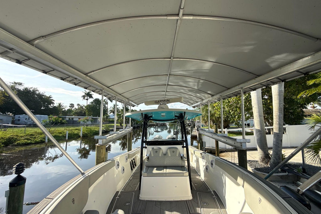 2019 Century 3200 Center Console