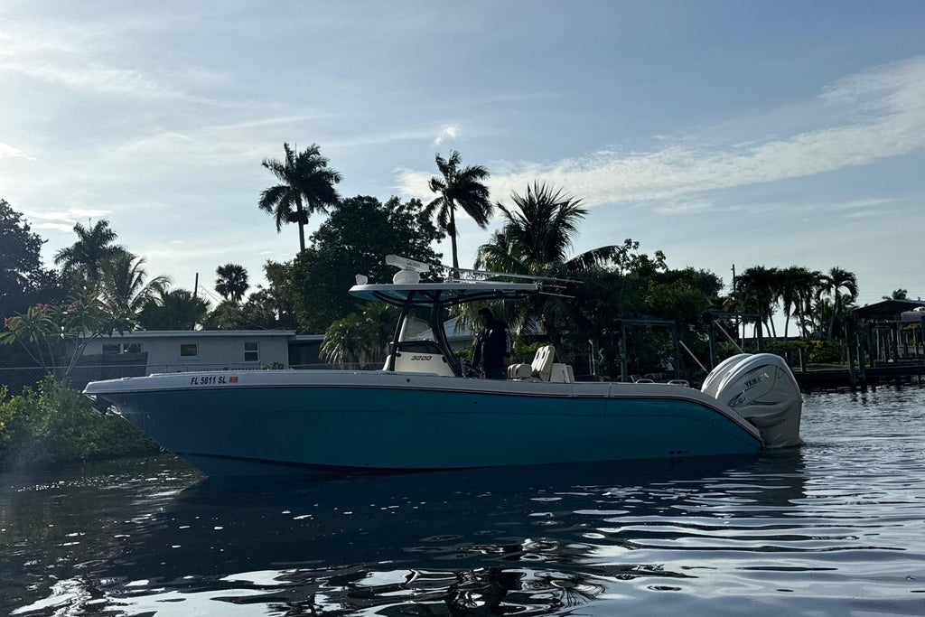 2019 Century 3200 Center Console