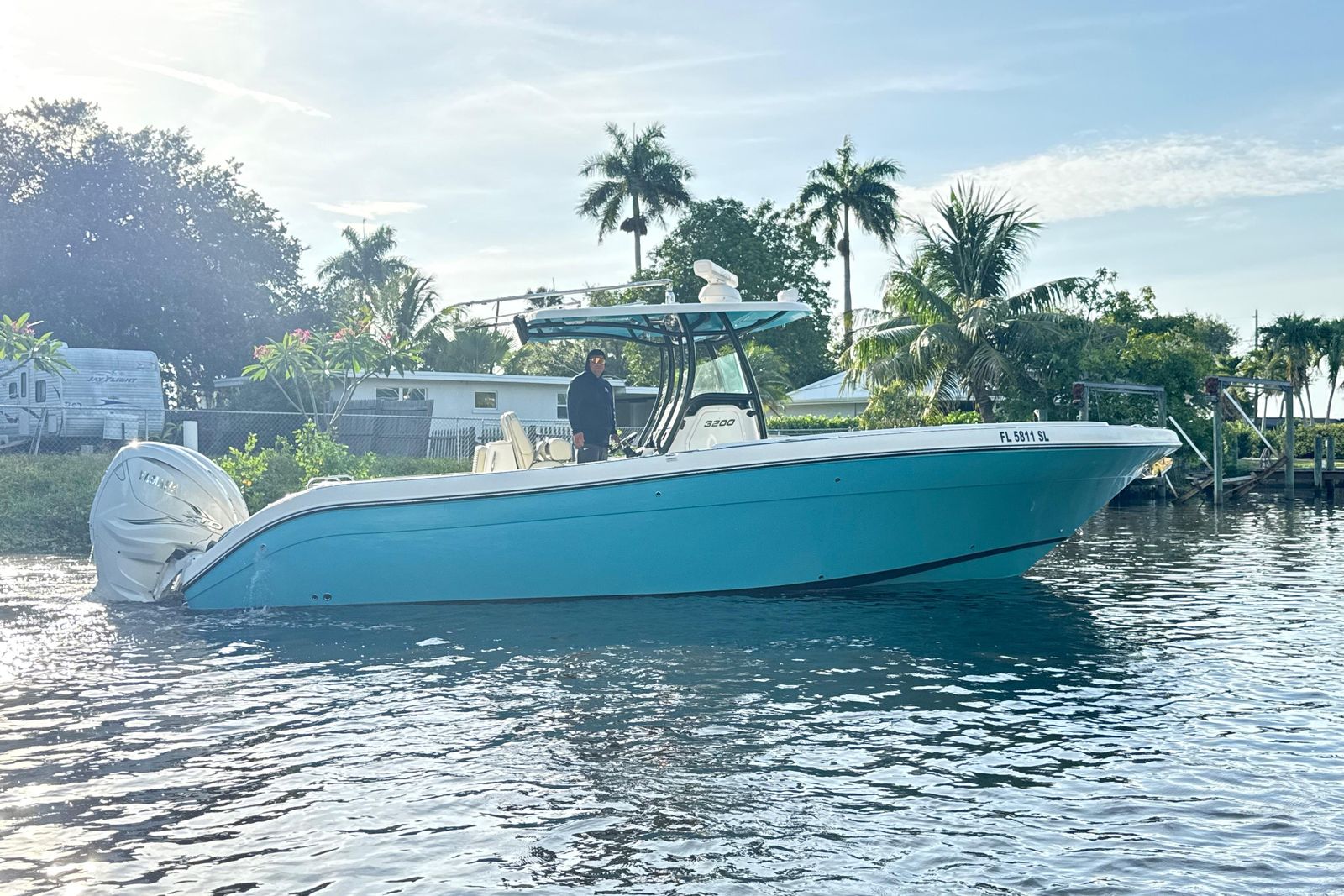 2019 Century 3200 Center Console