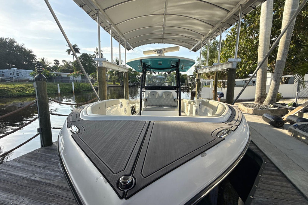 2019 Century 3200 Center Console