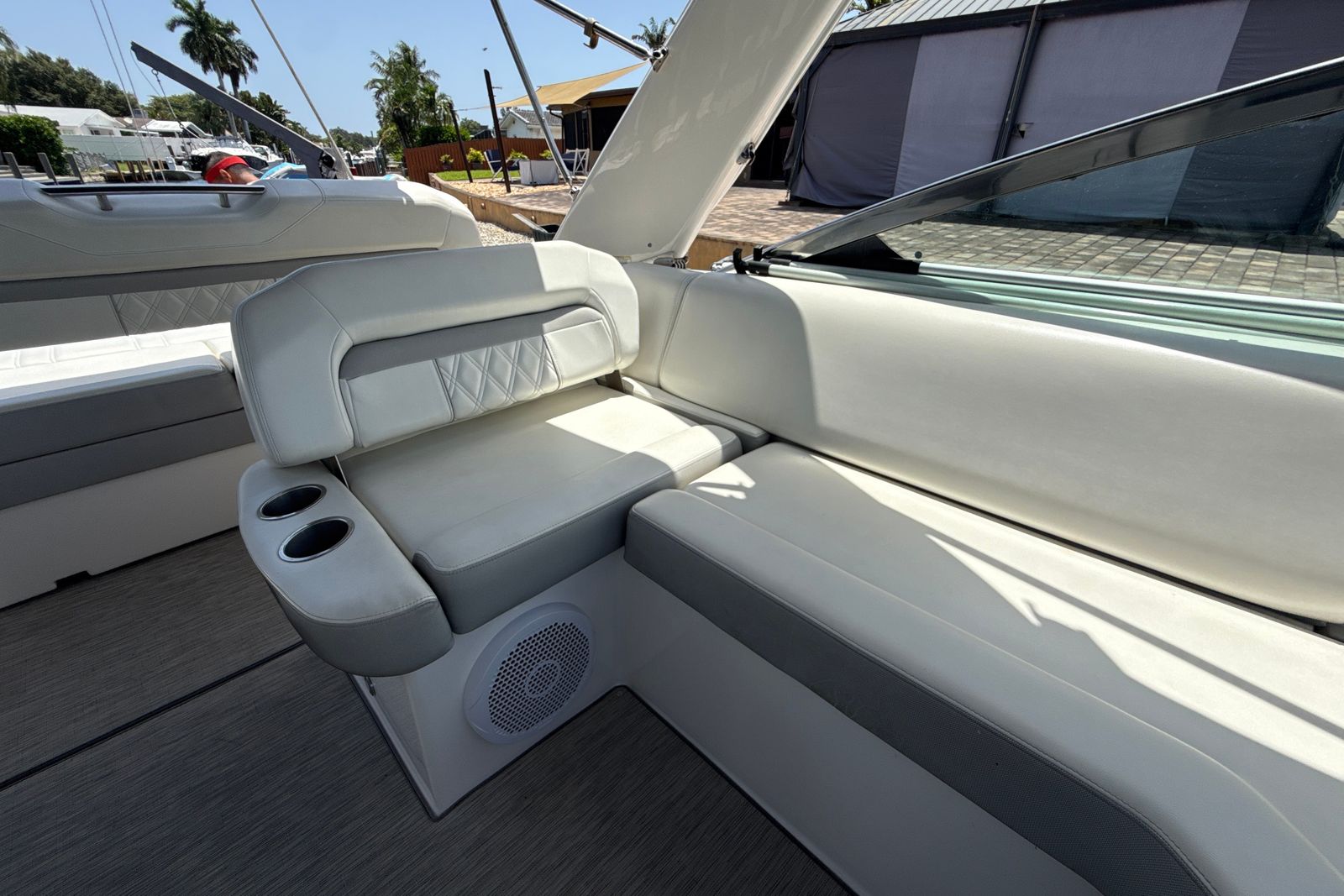 2019 Regal 33 XO
