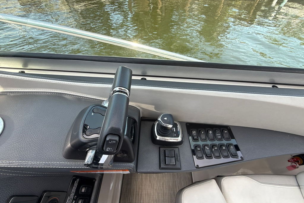 2019 Regal 33 XO