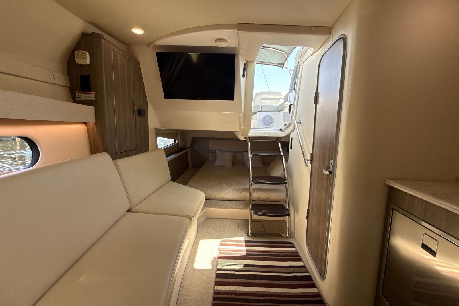 2019 Regal 33 XO