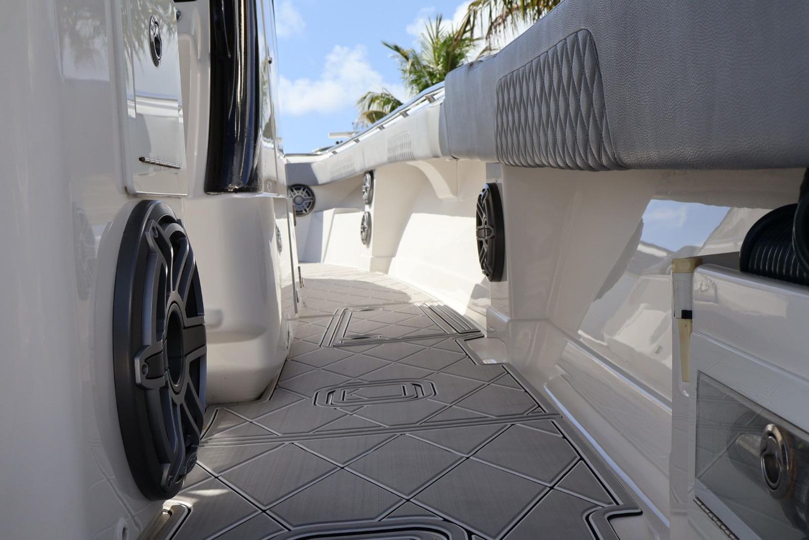 2020 Blackwater 41 Performance Fish — Quad Mercury 450R Outboards, North Miami