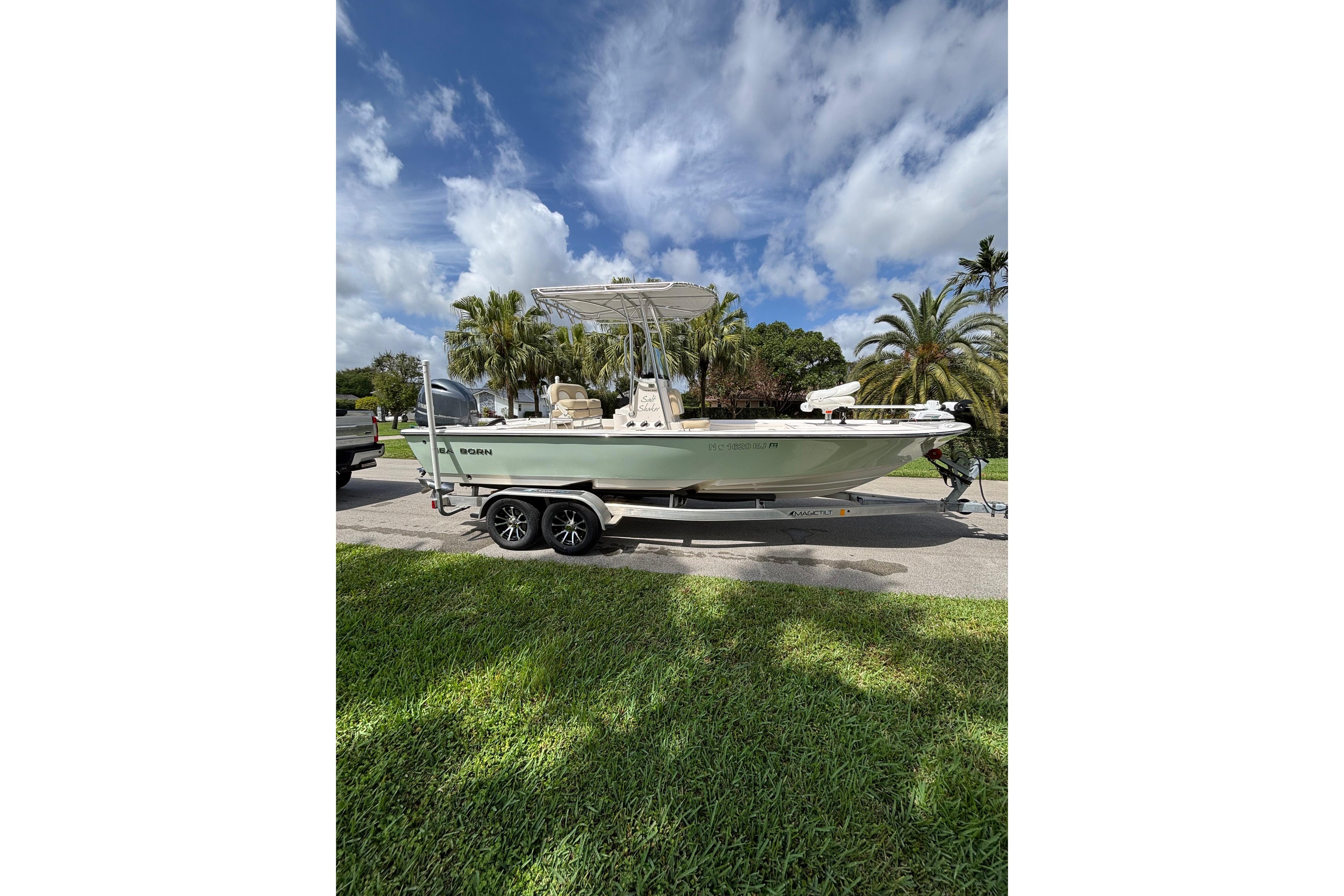 2019 Sea Born FX22 Bay