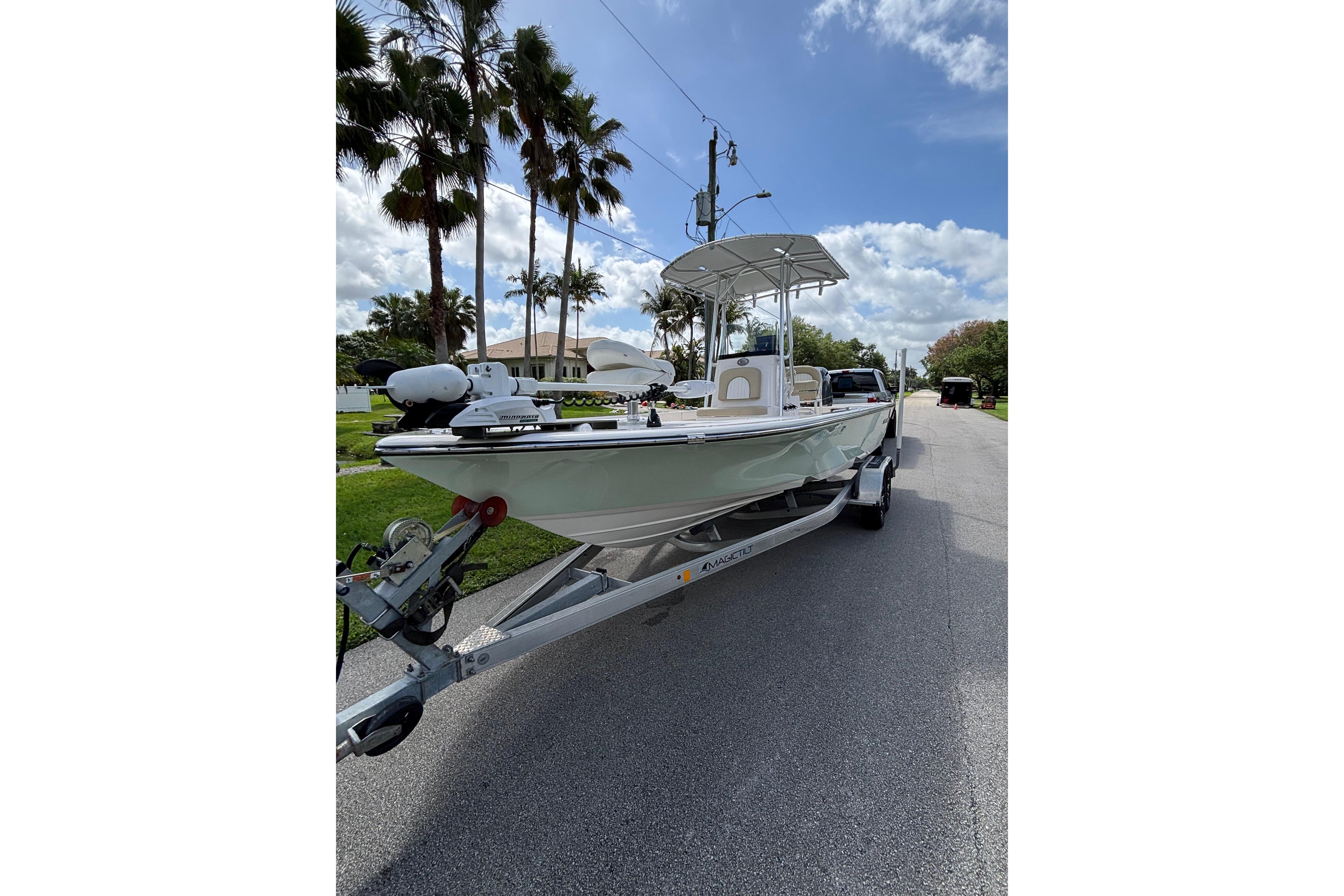 2019 Sea Born FX22 Bay