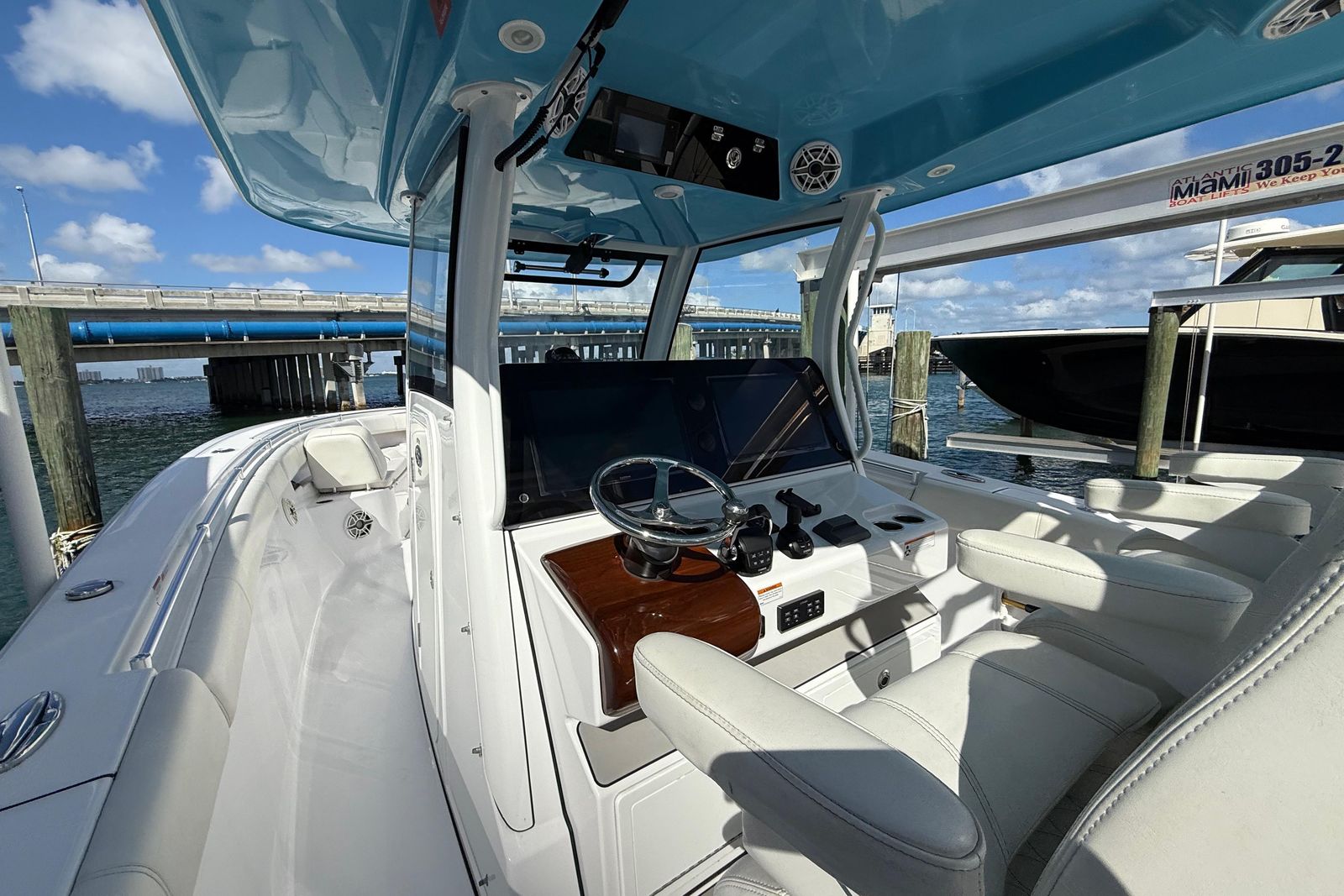 2020 Sportsman Open 352 Center Console — 900hp Triple Yamaha, Miami