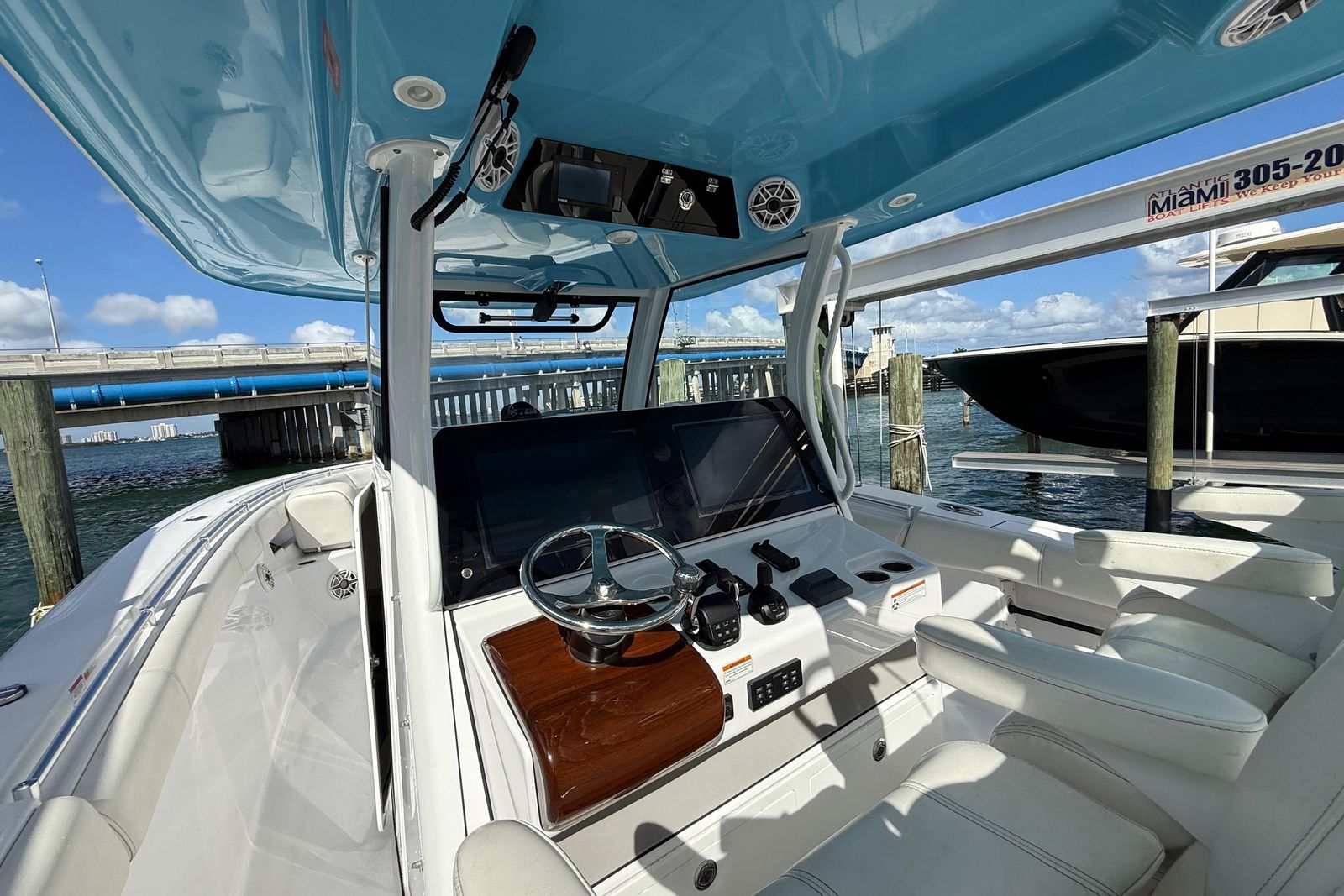 2020 Sportsman Open 352 Center Console — 900hp Triple Yamaha, Miami