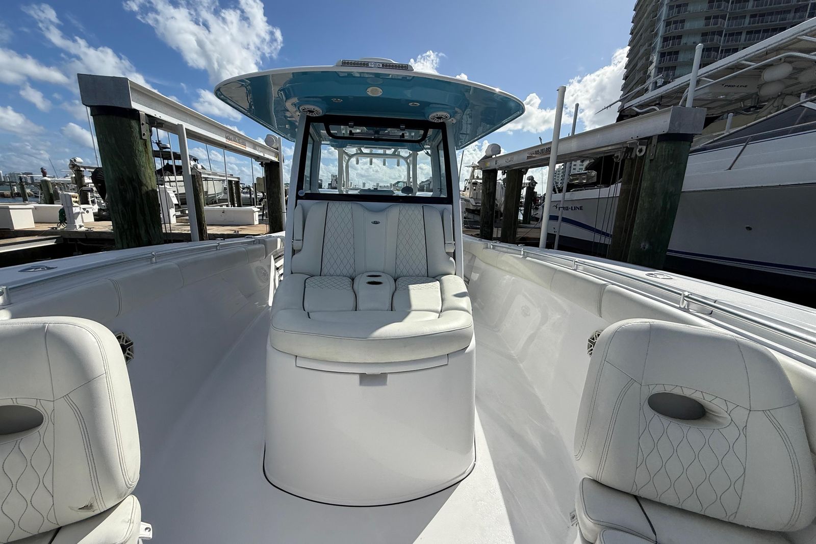 2020 Sportsman Open 352 Center Console — 900hp Triple Yamaha, Miami
