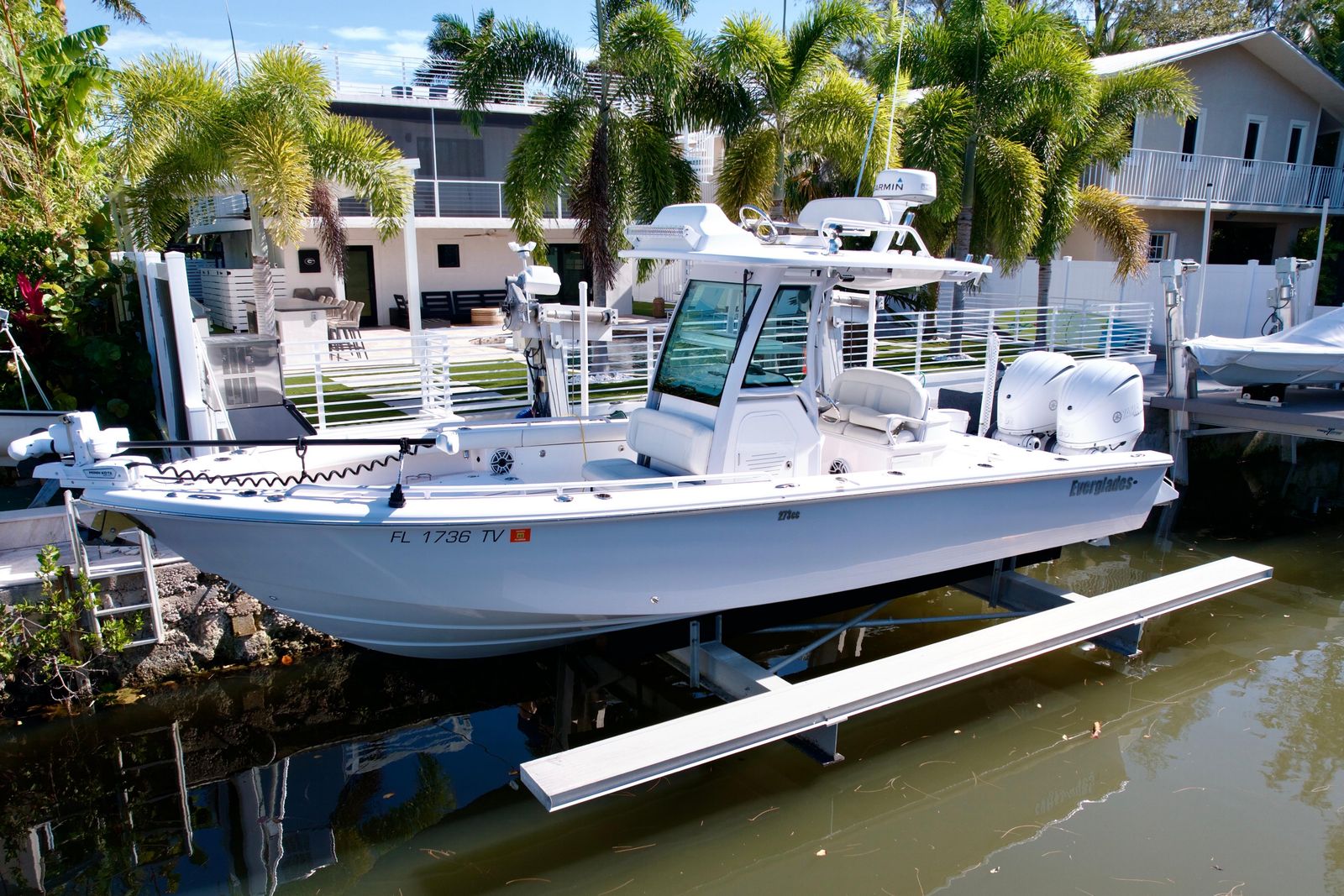2021 Everglades 273 Center Console