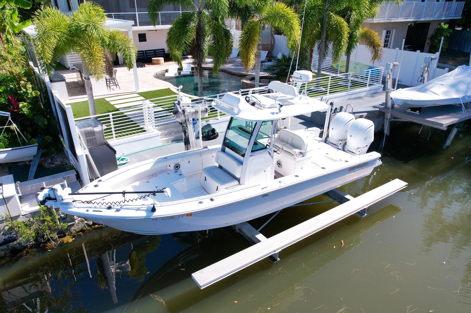 2021 Everglades 273 Center Console