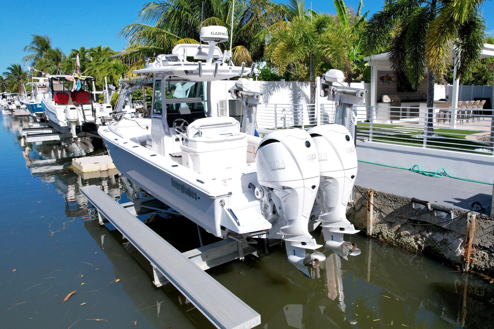2021 Everglades 273 Center Console