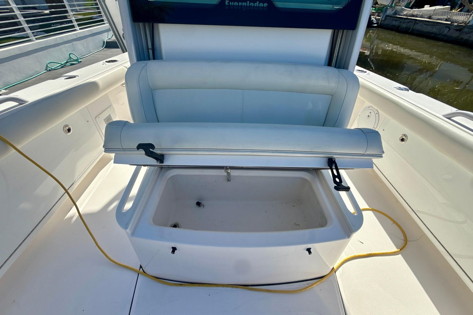 2021 Everglades 273 Center Console