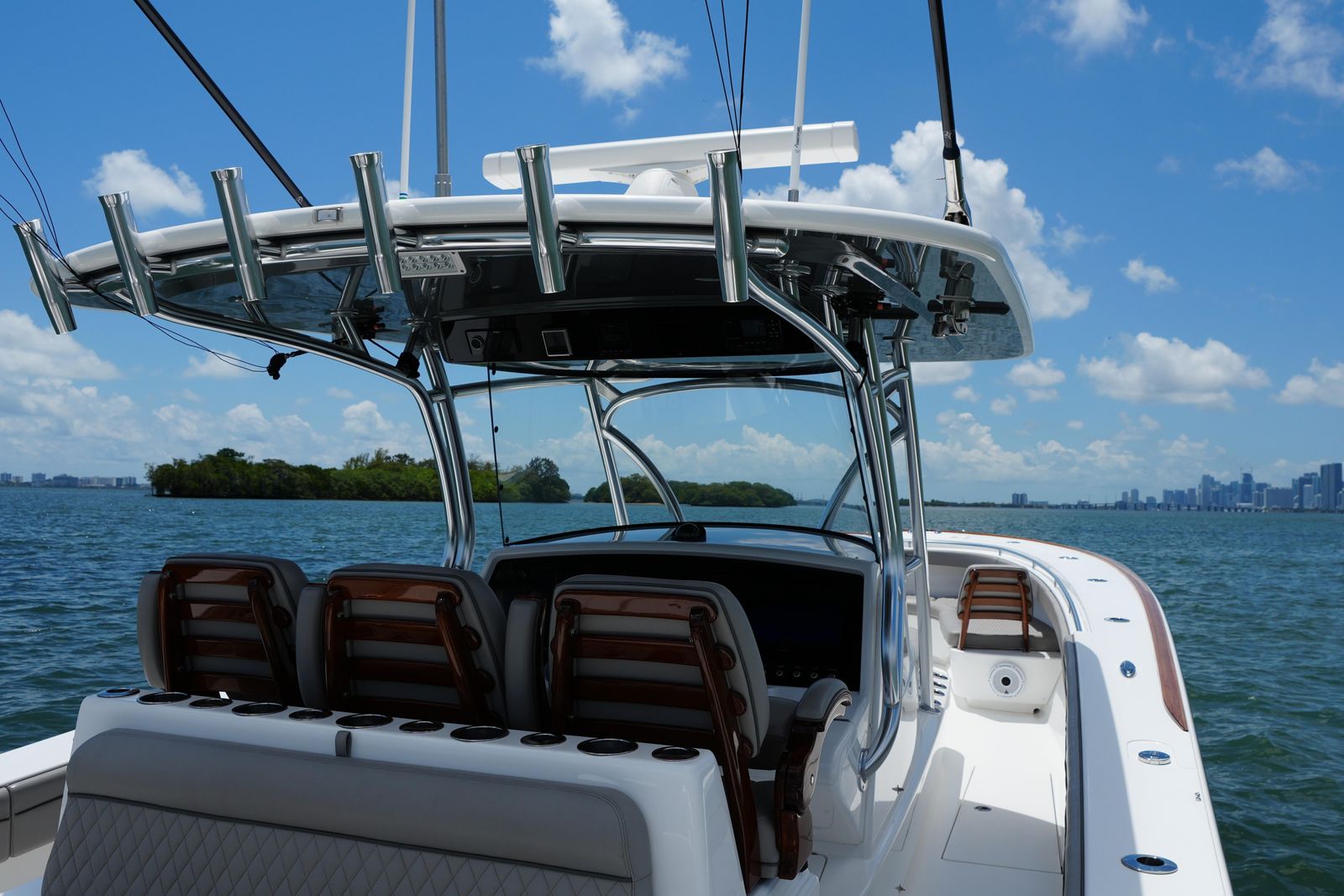 2022 Valhalla V-41 — Quad Mercury 400 Outboards, Miami Beach