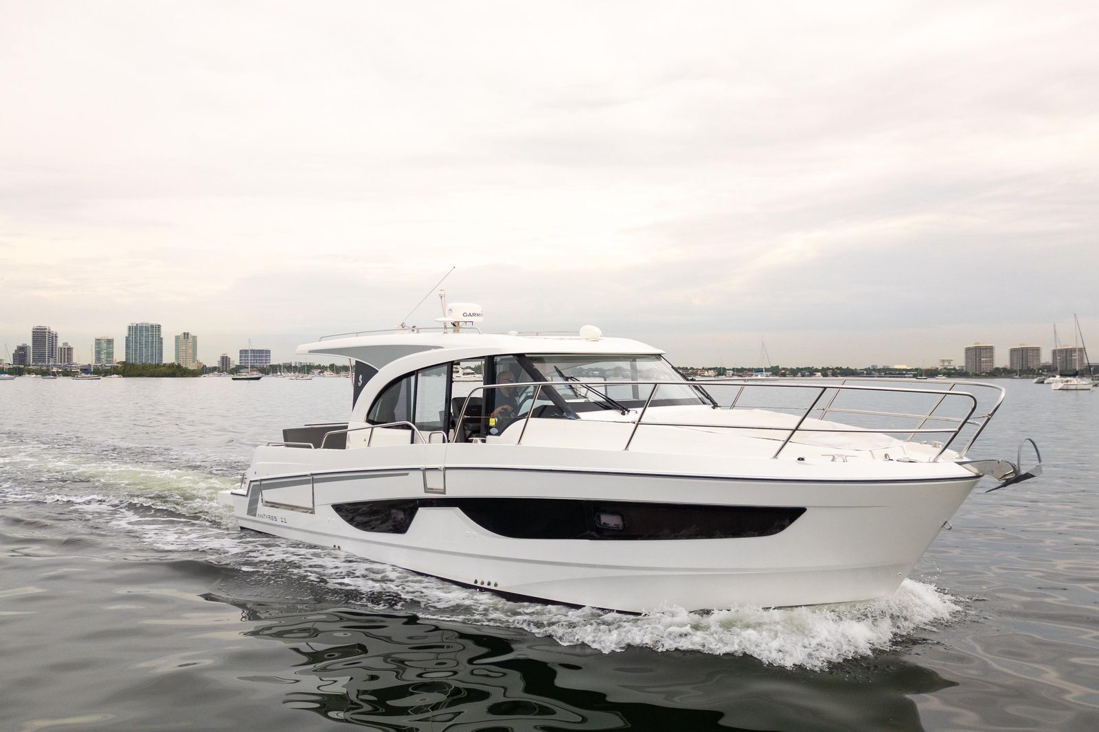 2023 Beneteau Antares 11 — Twin 300HP Mercury Verado Outboards, Miami
