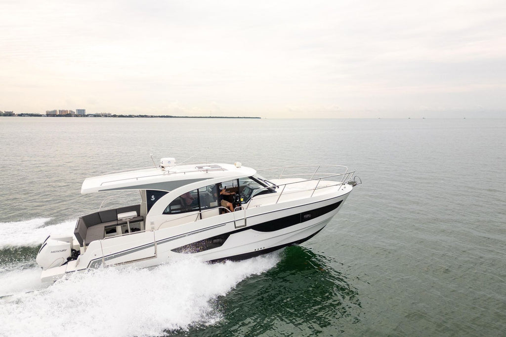 2023 Beneteau Antares 11 — Twin 300HP Mercury Verado Outboards, Miami