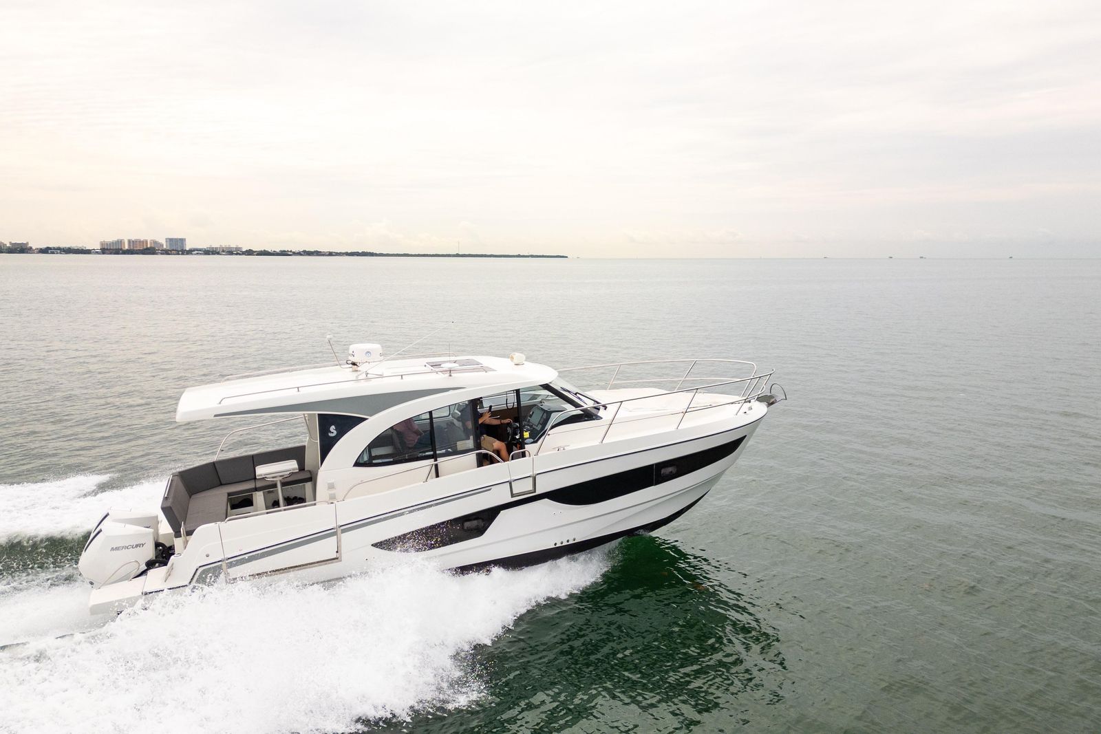 2023 Beneteau Antares 11 — Twin 300HP Mercury Verado Outboards, Miami
