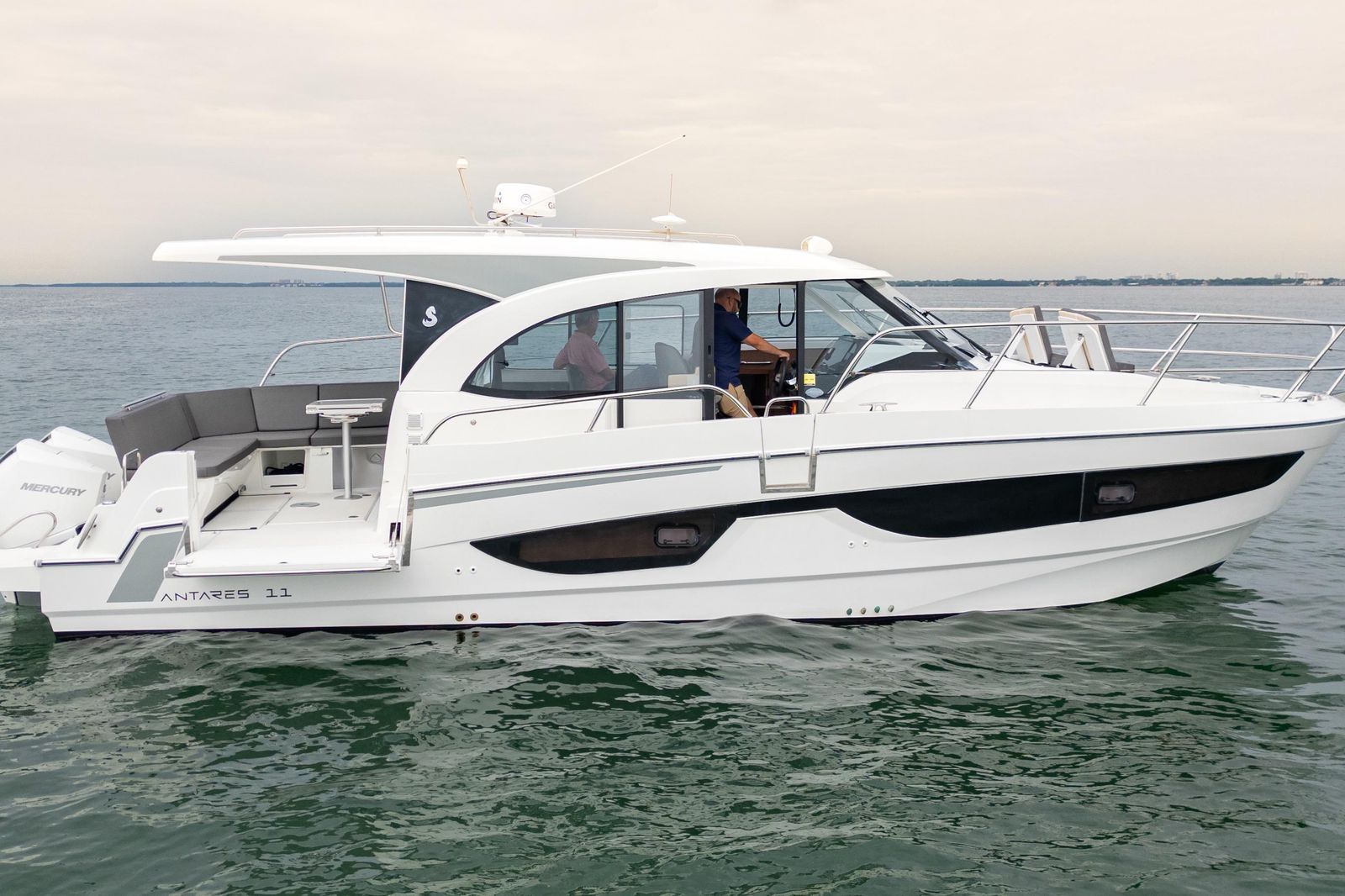 2023 Beneteau Antares 11 — Twin 300HP Mercury Verado Outboards, Miami