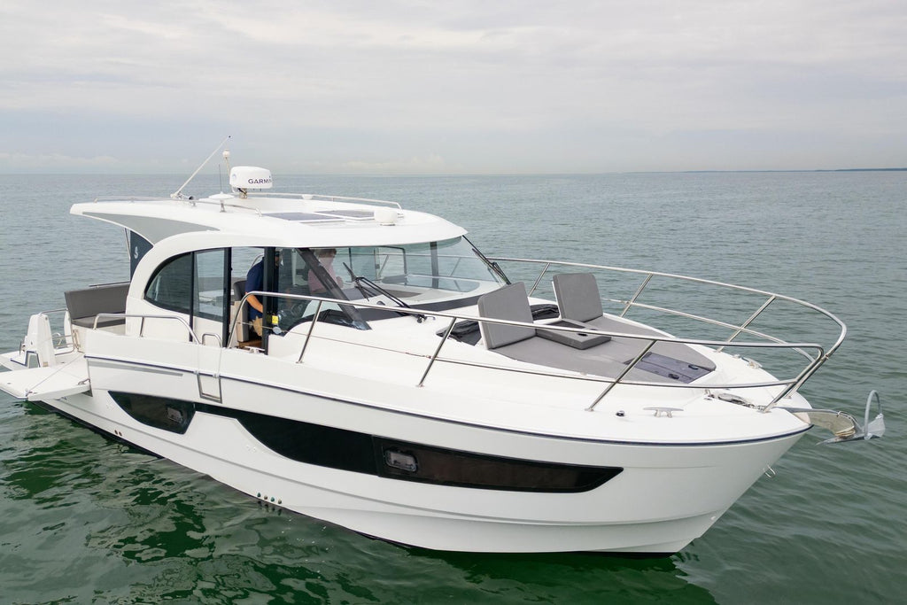 2023 Beneteau Antares 11 — Twin 300HP Mercury Verado Outboards, Miami