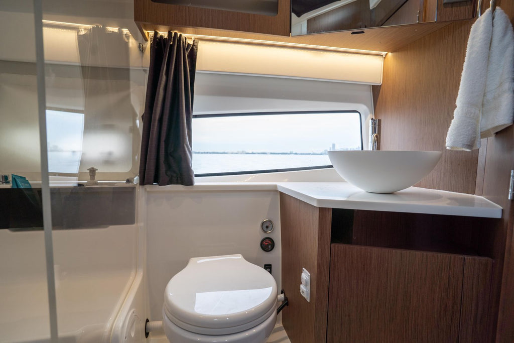 2023 Beneteau Antares 11 — Twin 300HP Mercury Verado Outboards, Miami