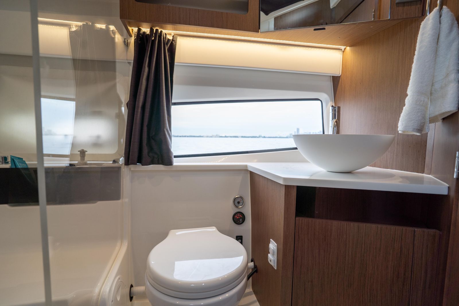 2023 Beneteau Antares 11 — Twin 300HP Mercury Verado Outboards, Miami