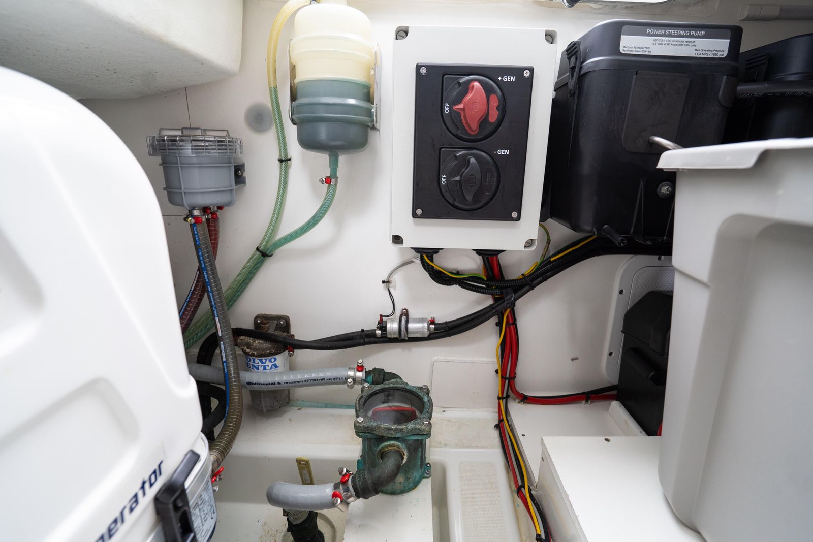 2023 Beneteau Antares 11 — Twin 300HP Mercury Verado Outboards, Miami