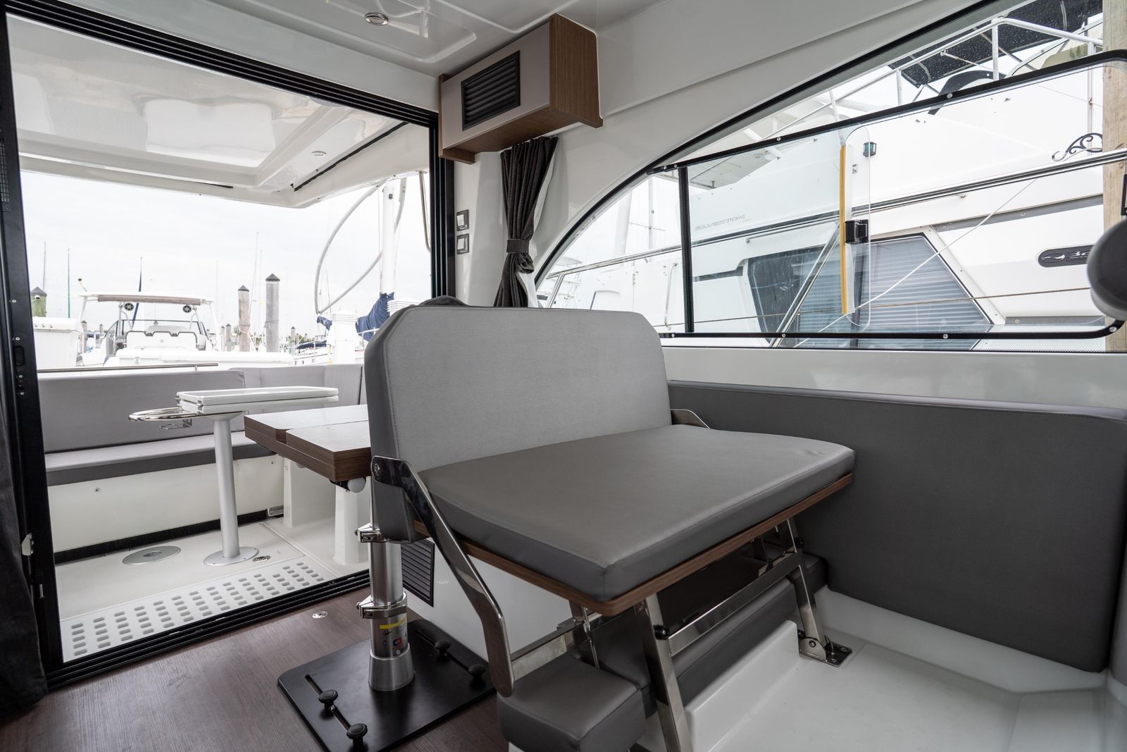 2023 Beneteau Antares 11 — Twin 300HP Mercury Verado Outboards, Miami