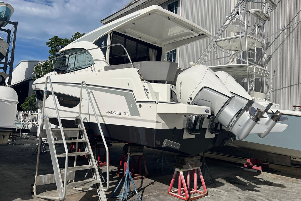 2023 Beneteau Antares 11 — Twin 300HP Mercury Verado Outboards, Miami