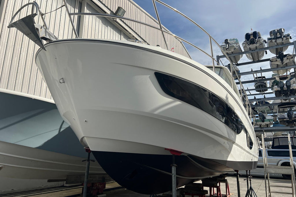 2023 Beneteau Antares 11 — Twin 300HP Mercury Verado Outboards, Miami
