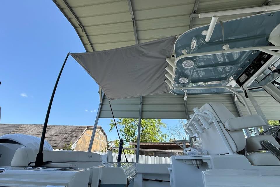2023 Sea Hunt Ultra 239SE — Yamaha 300, Tampa