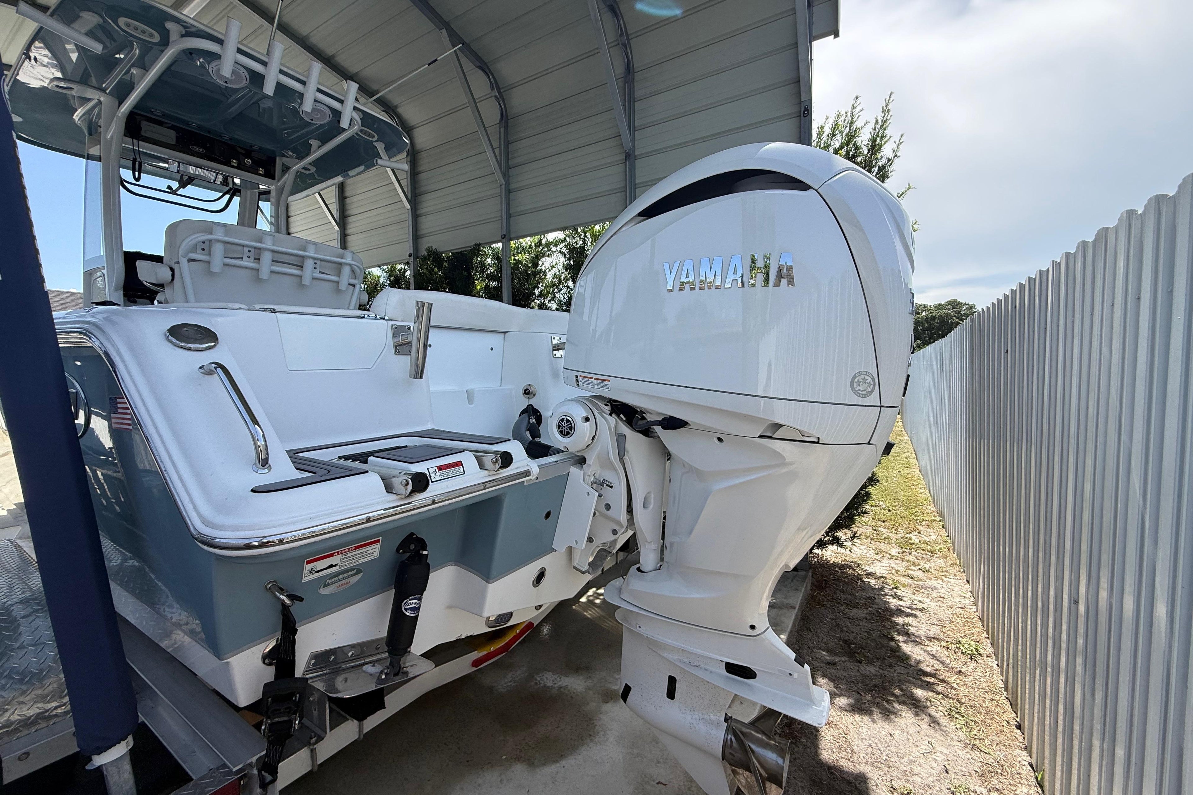 2023 Sea Hunt Ultra 239SE — Yamaha 300, Tampa